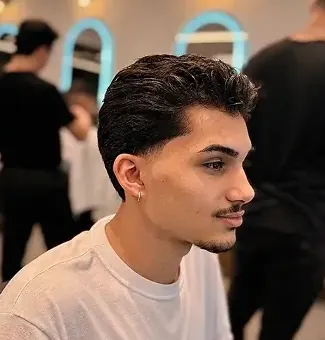 Corte masculino do plano de cabelo ilimitado